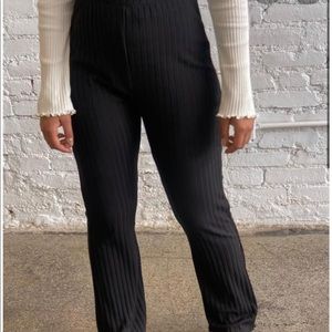 ❤️‍🔥 ISO Lisa Says Gah Black Bec Bell Bottom Pant